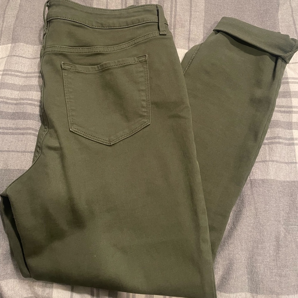 Lot of jeans. All are preloved but in great condition. - Picture 6 of 11